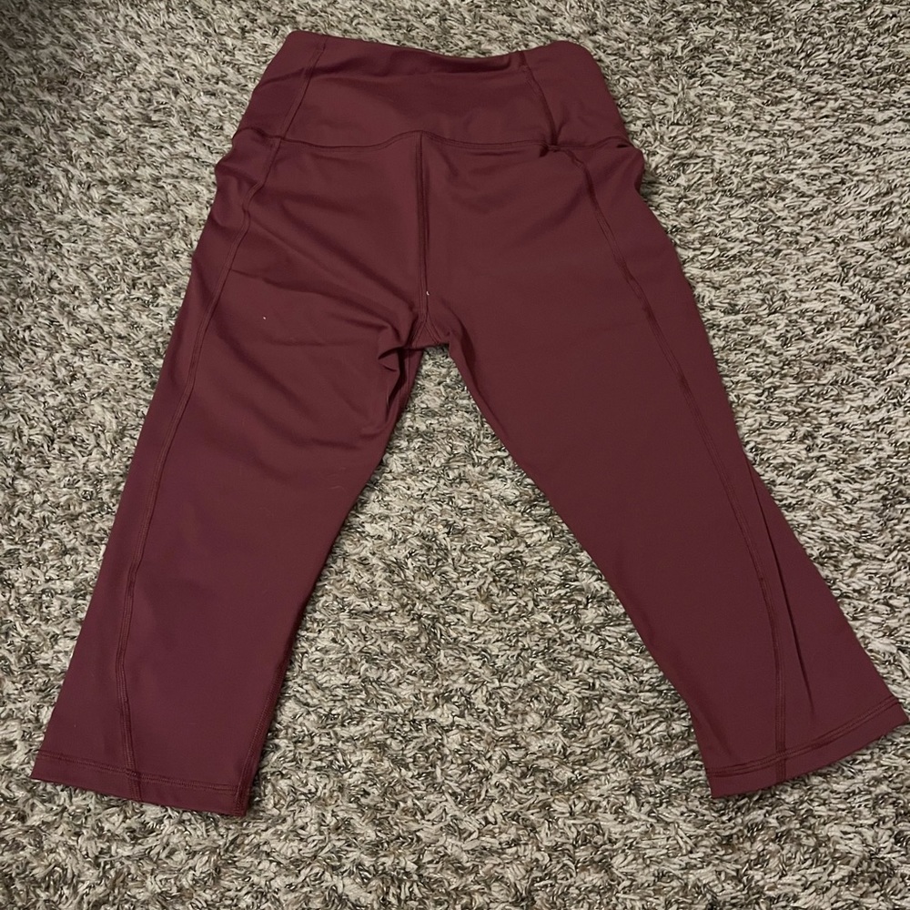 Maroon crop leggings